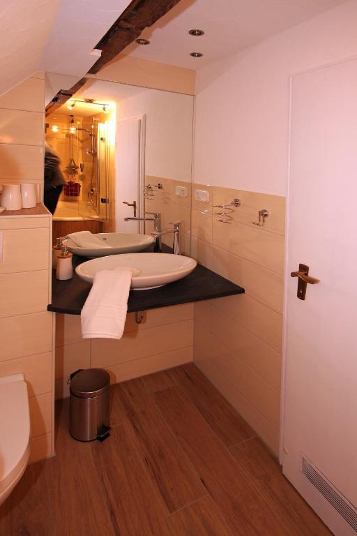 Hotel Restaurant Lindenhof Бад-Ласфе Номер фото