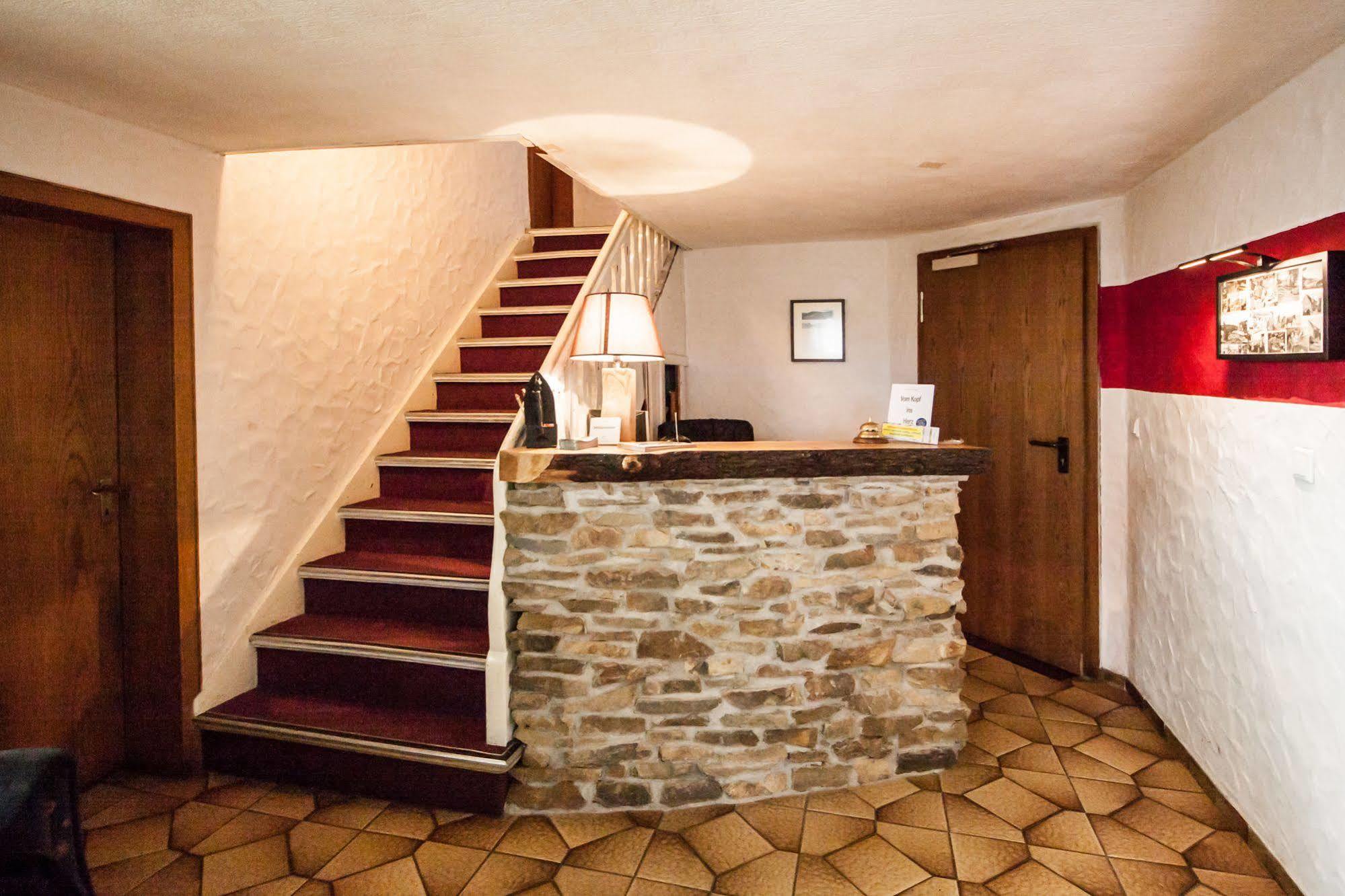 Hotel Restaurant Lindenhof Бад-Ласфе Экстерьер фото